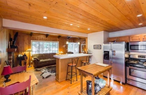 Idyllwild Cabin | TRAILS RIGHT OUT YOUR BACK DOOR - Yet Walk to Town!
