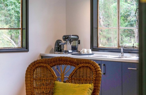 Balnarring Cabin | TRAM 974 - Watch your step as you board