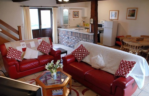 Sainte-Marguerite-d'Elle House | Tranquil Cottage in Normandy