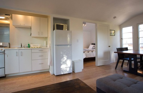 Mid Central House | Tranquil 1-bd Guesthouse Apartment on Spanish Estate, sundeck w/mountain views