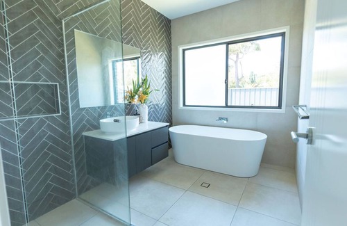 Buderim House | Tranquil 1BR Retreat With Private Entrance