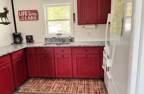 Pittsburg Cabin | Tranquil 2-bedroom cabin directly across from Back Lake! Trail Access & parking!