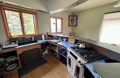 Myers Flat House | Tranquil 2-bedroom Home n Isolated Destination RetreatnRewind to Inner Peace