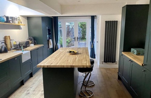 Roath House | Tranquil 3-bedroom house with WiFi within a charming Cardiff suburb