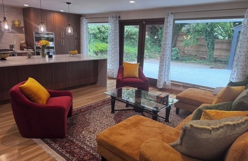 Inglewood-Finn Hill House | Tranquil 4-bedroom house in Kirkland with AC