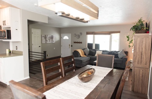 Billings House | Tranquil 5 bedroom home with large deck and yard