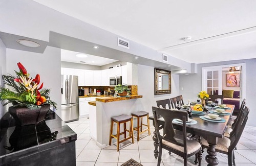 Oakland Park House | Tranquil 7BD Villa-Pool-BBQ