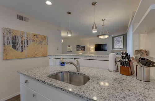 Englewood Apartment | Tranquil Apartment near DTC