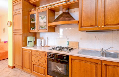 Oldesio Apartment | Tranquil Apartment "Sun" with Pool Access, Stunning Views, and Private Terrace