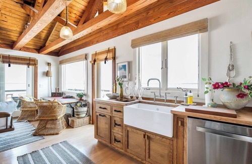 Tuckahoe House | Tranquil Bayfront Escape in Southampton Beachfront Living with.