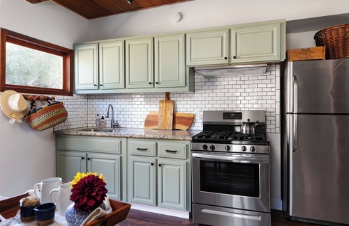 Carmel Cottage | Tranquil cottage with fenced garden, fire pit, bbq, outdoor dining and hot tub.