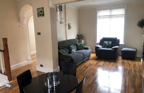 Darlington House | Tranquil Darlington Home , 3BR+Pet Friendly.