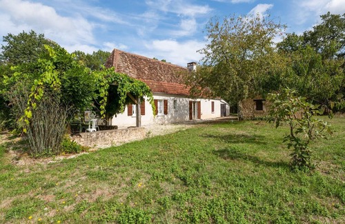 Cendrieux House | Tranquil Escape in Cendrieux