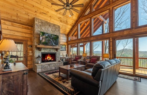 Raccoon Ridge Cabin | Tranquil Escape of Blue Ridge