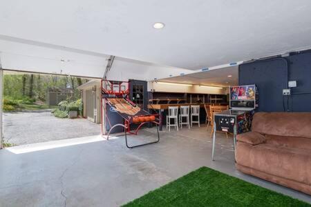 Plymouth House | Tranquil Family Retreat with Pool