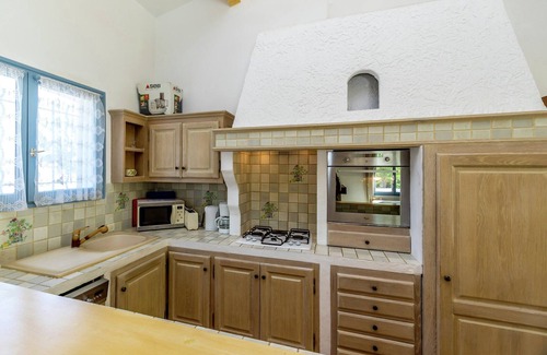 La Caravane Villa | Tranquil Villa Getaway with Pool