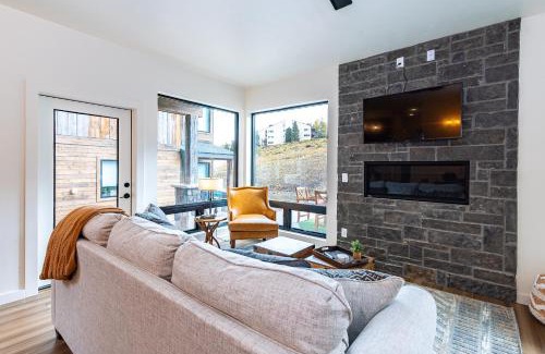 Silvercreek House | Tranquil Getaway Granby, Colorado by StayLage