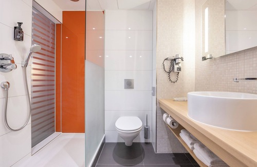 Municipality of Nieuwegein Hotel | Tranquil Getaway: Indoor Pool, Free Parking & Outdoor Adventures Await You