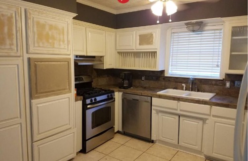 Nederland House | Tranquil Getaway near Downtown Nederland Tx