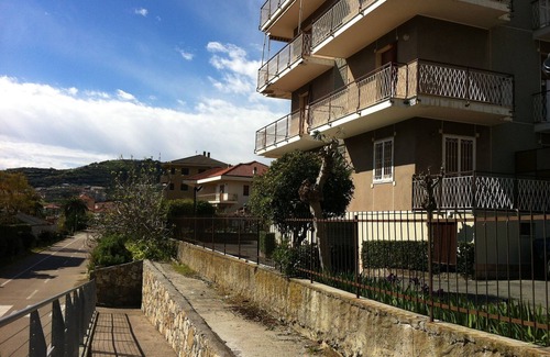 Santo Stefano al Mare Apartment | Tranquility and the sea within walking distance