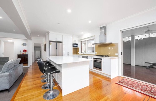 Donvale House | Tranquil Large Retreat with Alfresco & Pool