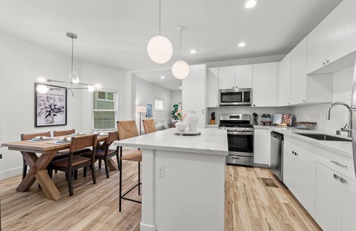 Downtown Sacramento Apartment | Tranquil Midtown Haven with Tree-Lined Charm