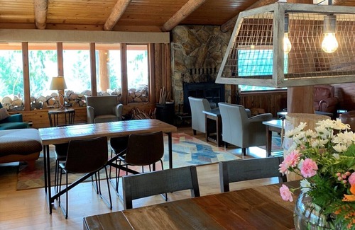 New Denver Cabin | Tranquil Mountain Lodge – Relax, Unwind & Reconnect