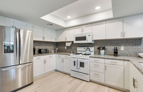 Cathedral City Condo | Tranquil, Picturesque Condo in Cathedral City, adjacent to Palm Springs