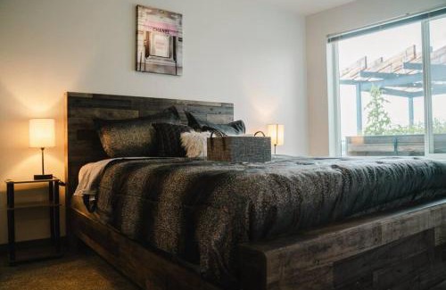 Overland Apartment | Tranquil Poolside Retreat in Colorado's Heart