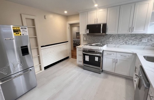 Brighton Condo | Tranquil Renovated 3BR Allston Condo + Parking , Close to Harvard/BU/BC/MIT!