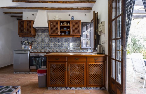 Daimalos Vados Villa | Tranquil retreat with private pool and beautiful gardens