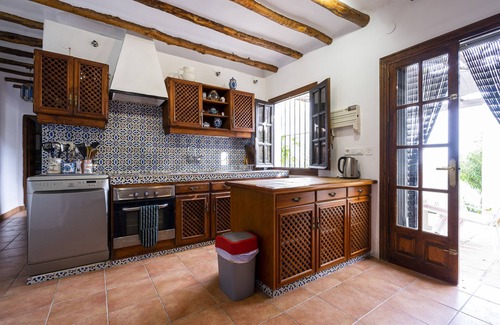 Daimalos Vados Villa | Tranquil retreat with private pool and beautiful gardens
