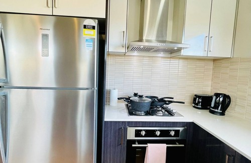 Glenroy House | Tranquil Retreat Near to Airport
