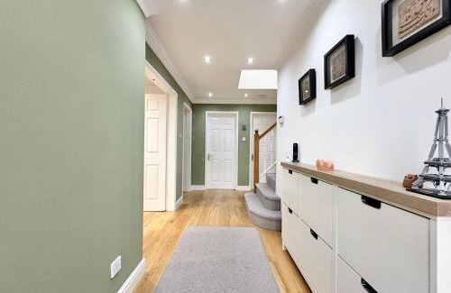 Chapeltown House | Tranquil Retreat Spacious 4-Bedroom Family Home
