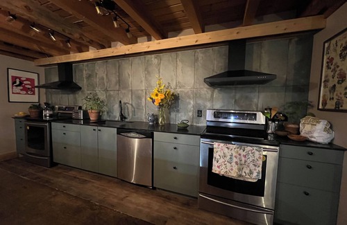 Grey Highlands Cabin | Tranquil Retreat @ the SEED Lodge: Nature, Comfort & Shared Serenity