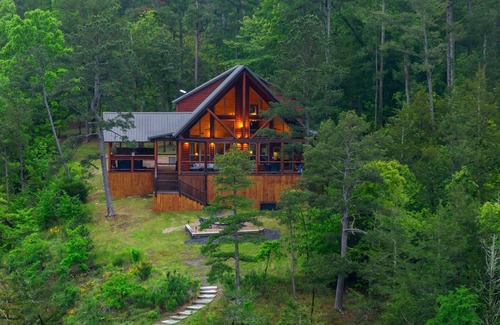 Octavia Cabin | Tranquil Ridge - Luxury River Front Cabin w-exquisite views -Kayak🛶Fish🎣Relax