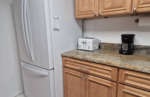 Pembroke Apartment | Tranquil, Roomy Getaway - Close to City of Hamilton