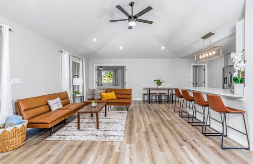 Keaau House | Tranquil Sky Blue Lounge: Cozy Retreat in Paradise