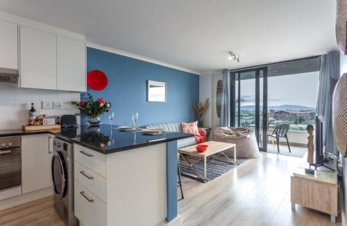 Observatory Apartment | Tranquil, Spacious, Quiet Trendy with a View