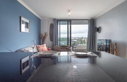 Observatory Apartment | Tranquil, Spacious, Quiet Trendy with a View