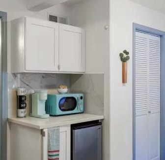 Inner Parkside Apartment | Tranquil Studio Steps from SFSU in San Francisco