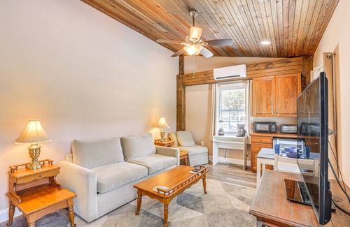 Williston House | Tranquil Suite w/Porch < 2 Mi to Cedar Lakes!