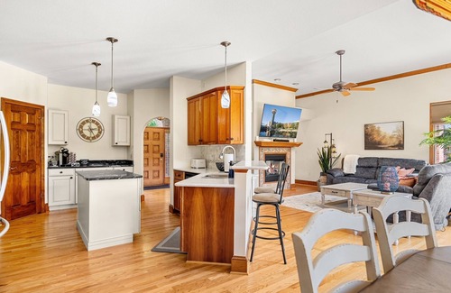 Loudon House | Tranquil Tellico Lakefront Retreat - Kayaks! Private Dock!
