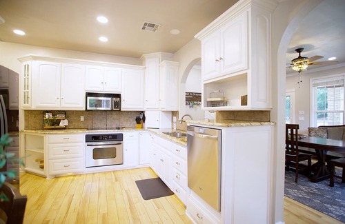 Kingston House | Tranquil Texoma Lake House w/private lake on .5 acres & steps from Lake Texoma