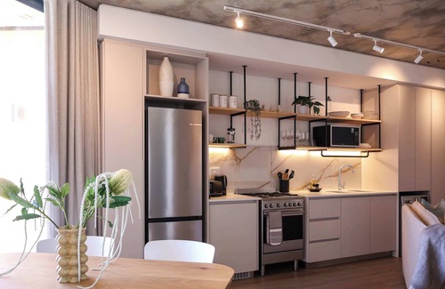 Three Anchor Bay Apartment | Tranquil Two Bedroom Apartments