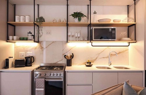 Three Anchor Bay Apartment | Tranquil Two Bedroom Apartments