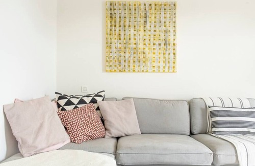 Zwijnaarde Apartment | Tranquil Urban Escape: 2-BDR Retreat in Ghent
