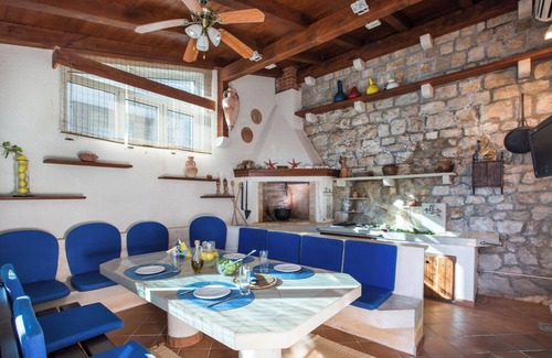 Lozica Villa | Tranquil villa with 4 bedrooms, sea access and WiFi, AC in Lozica