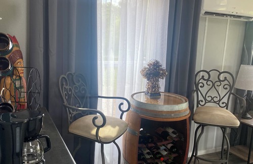 Dennis House | Tranquil Waterfront Casita