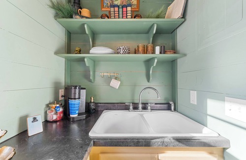 Blue Eye Cabin | Tranquil Woodland Cottage | Romantic Stay for Two
